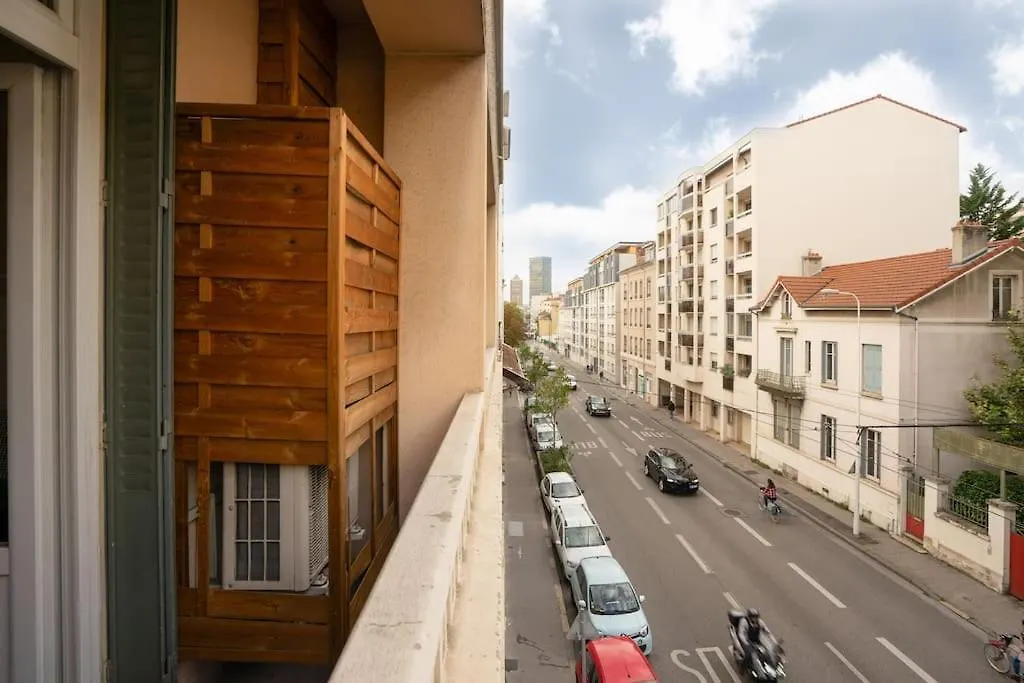 L'Escale Lyonnaise Apartment France